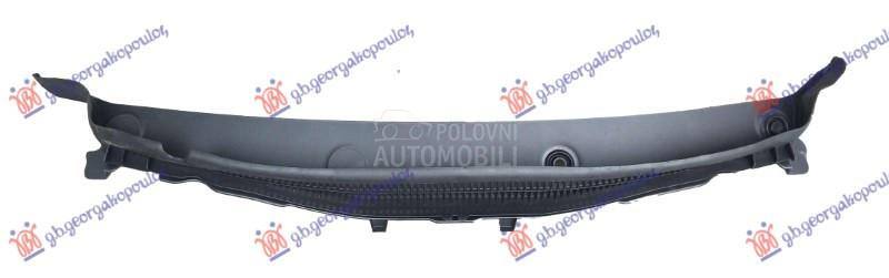 MASKA ISPOD PREDNJIH BRISACA (