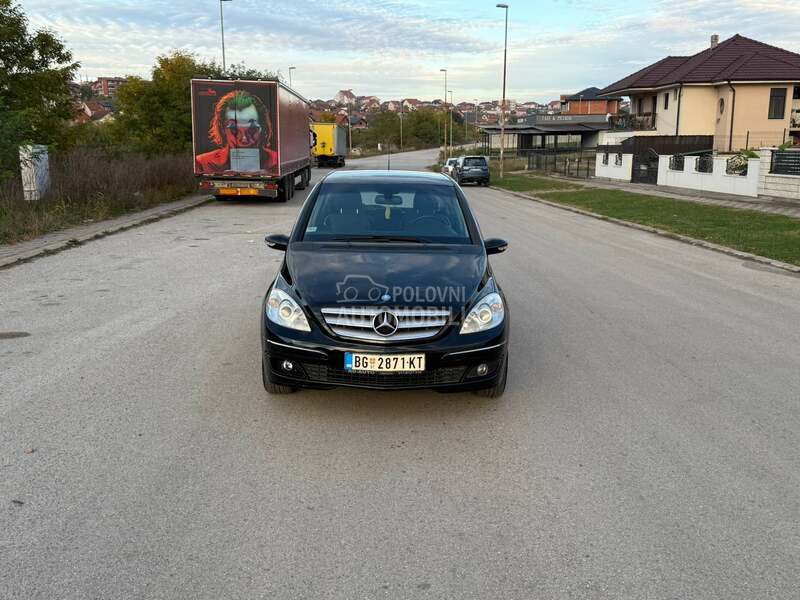 Mercedes Benz B 180 AVANGARDE