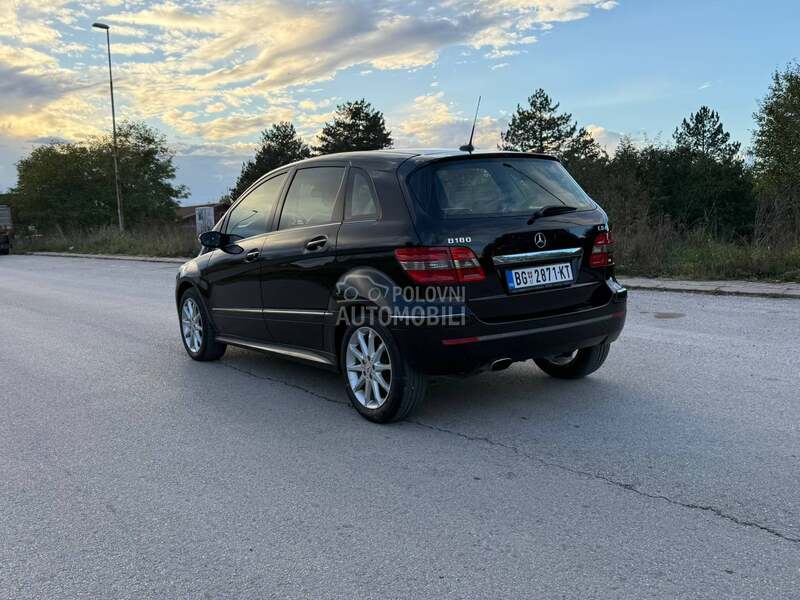 Mercedes Benz B 180 AVANGARDE