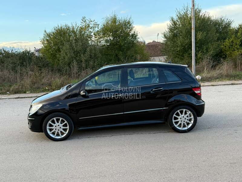 Mercedes Benz B 180 AVANGARDE