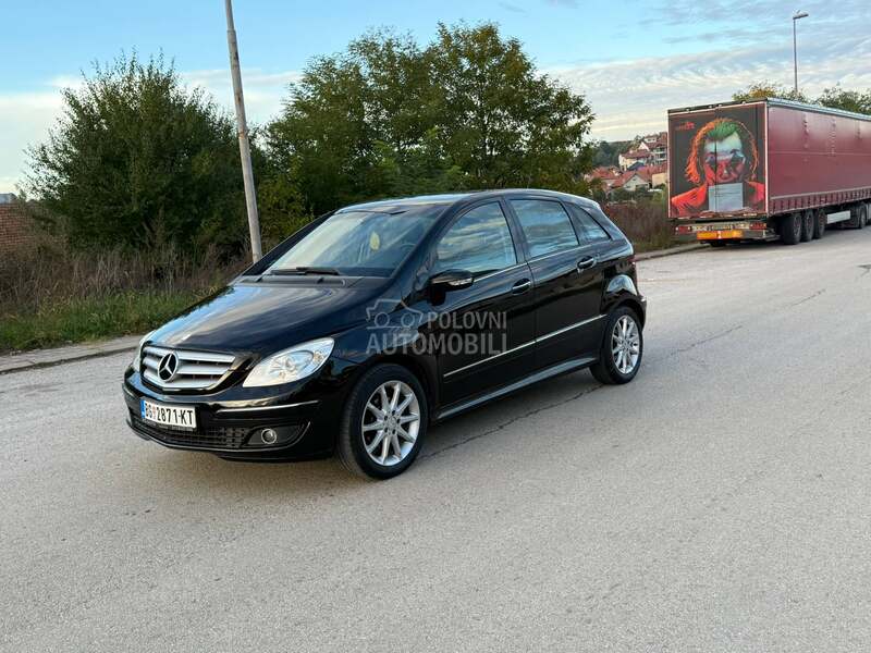 Mercedes Benz B 180 AVANGARDE