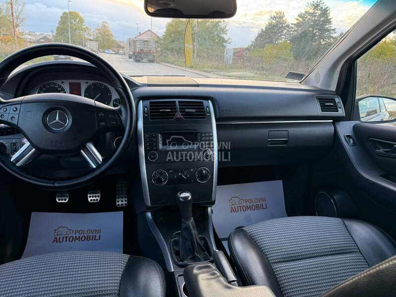 Mercedes Benz B 180 AVANGARDE