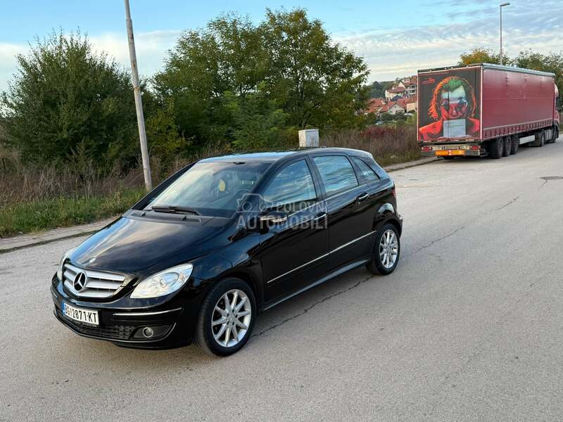 Mercedes Benz B 180 AVANGARDE
