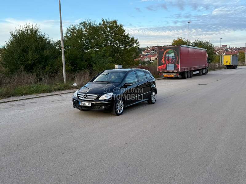 Mercedes Benz B 180 AVANGARDE