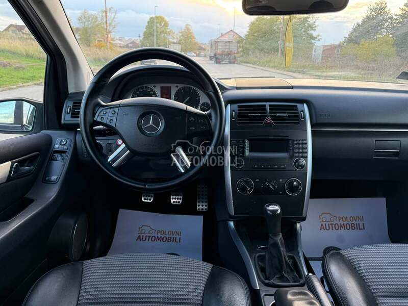 Mercedes Benz B 180 AVANGARDE