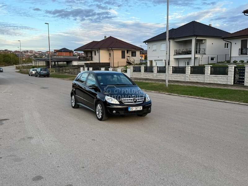 Mercedes Benz B 180 AVANGARDE