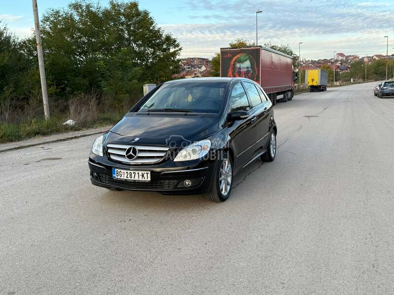 Mercedes Benz B 180 AVANGARDE