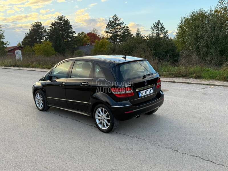 Mercedes Benz B 180 AVANGARDE