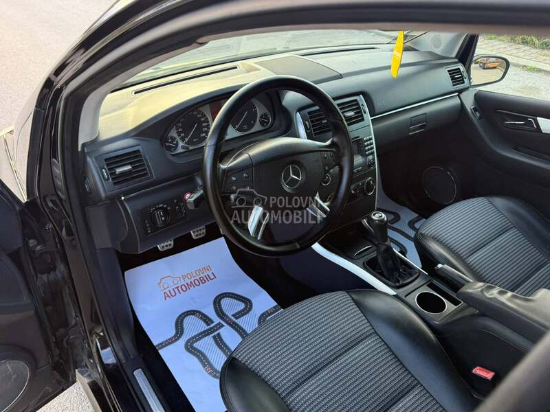 Mercedes Benz B 180 AVANGARDE