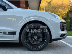 Porsche Cayenne S slika 10