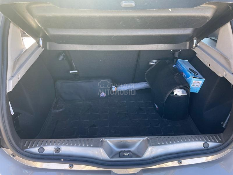 Dacia Sandero 1.2 16V AMBIANCE