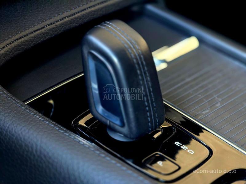 Volvo S90 B4 MOMENTUM A/T