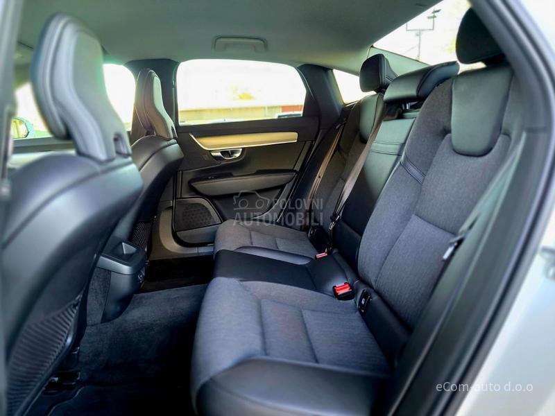 Volvo S90 B4 MOMENTUM A/T