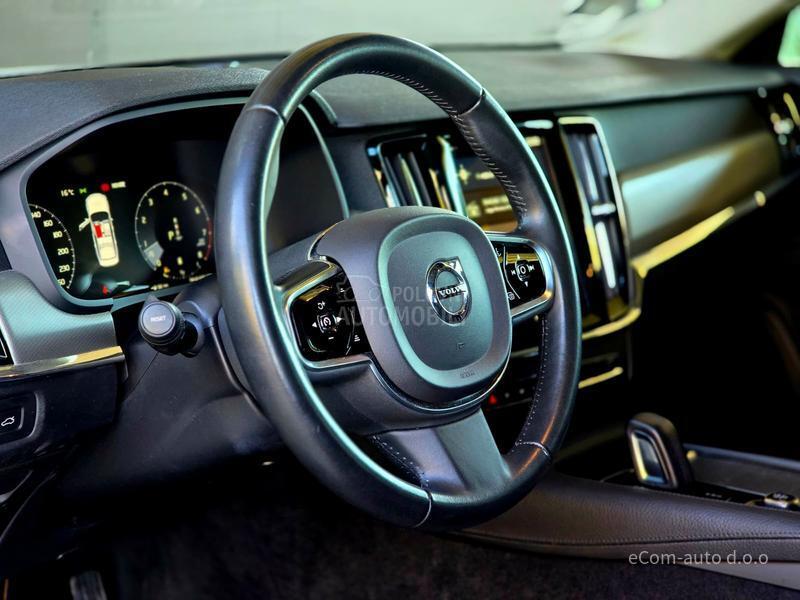 Volvo S90 B4 MOMENTUM A/T