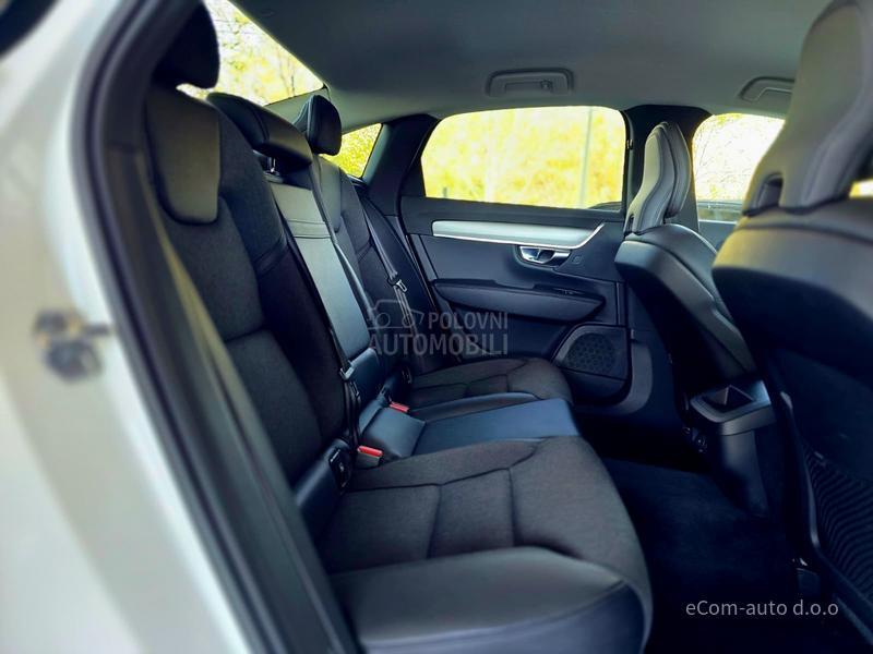 Volvo S90 B4 MOMENTUM A/T