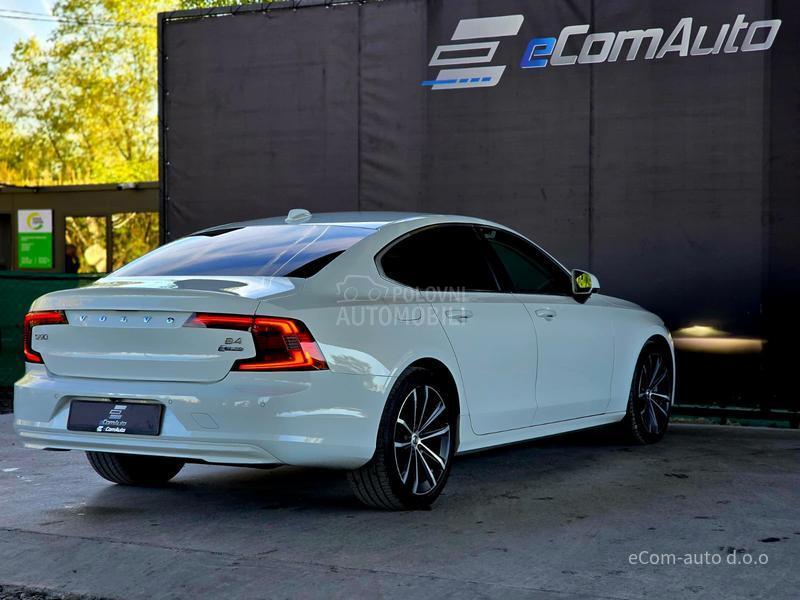 Volvo S90 B4 MOMENTUM A/T
