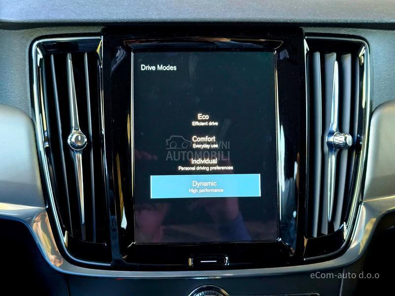 Volvo S90 B4 MOMENTUM A/T