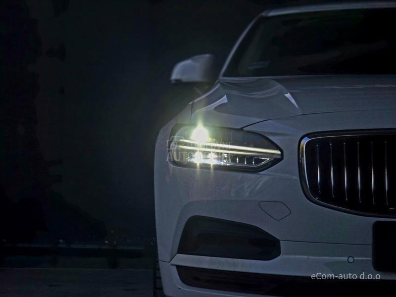 Volvo S90 B4 MOMENTUM A/T