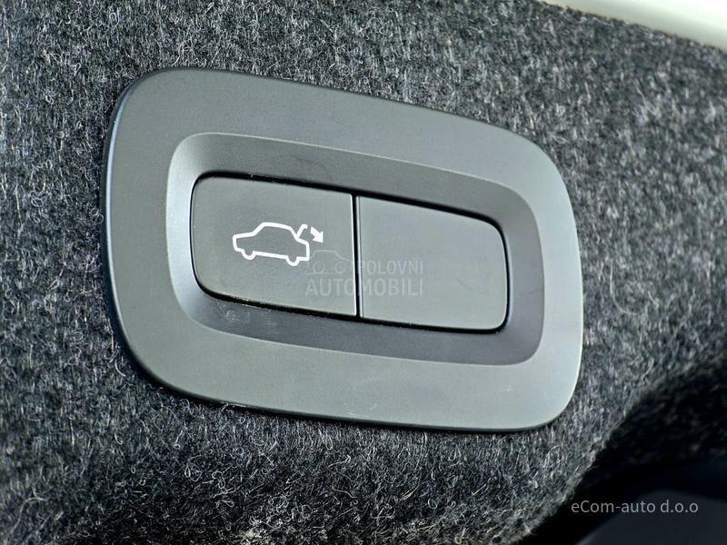 Volvo S90 B4 MOMENTUM A/T