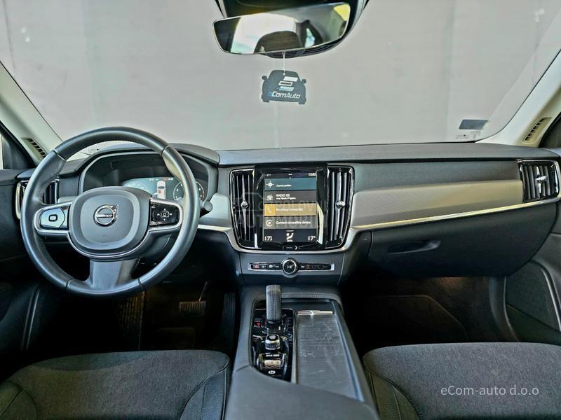 Volvo S90 B4 MOMENTUM A/T