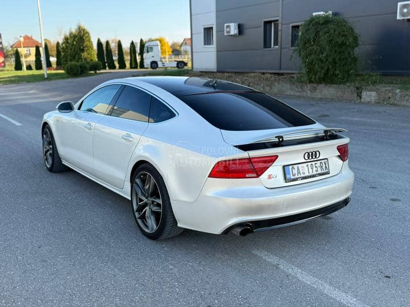Audi A7 