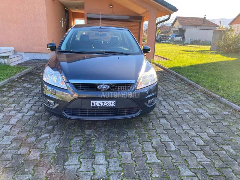 Ford Focus 1.8 i Ghia Iz CH