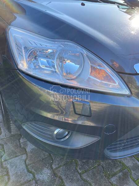 Ford Focus 1.8 i Ghia Iz CH