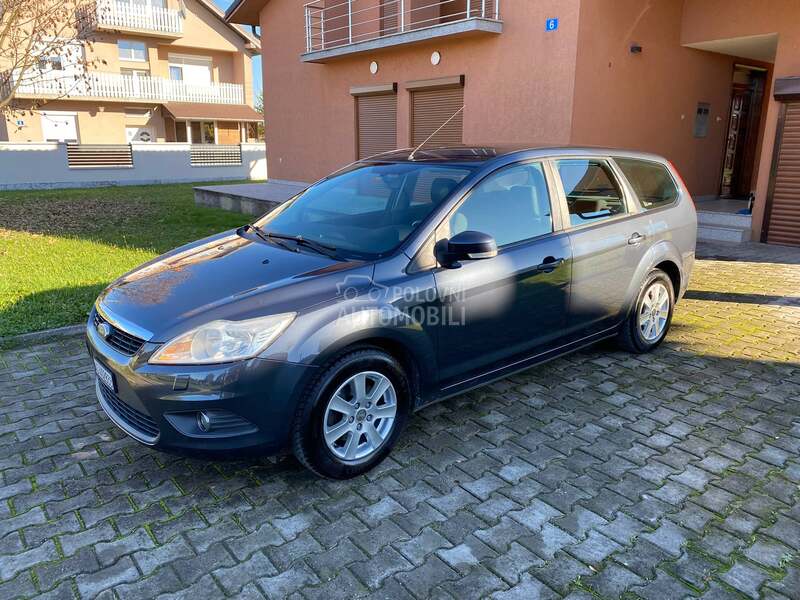 Ford Focus 1.8 i Ghia Iz CH