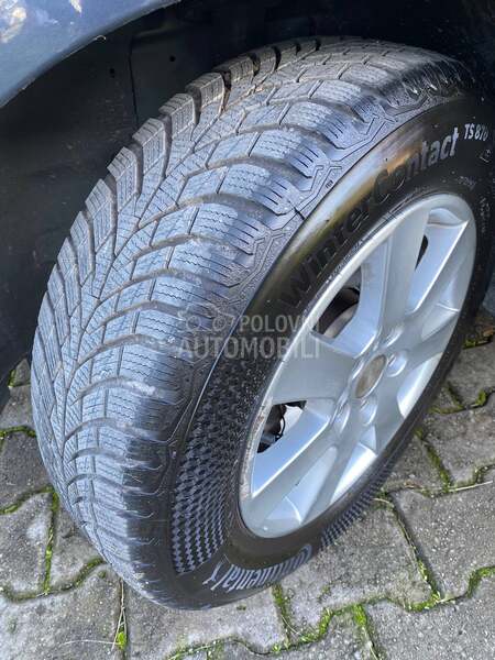 Ford Focus 1.8 i Ghia Iz CH