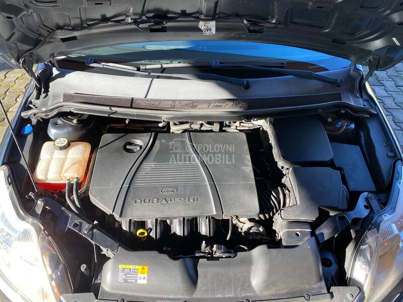 Ford Focus 1.8 i Ghia Iz CH