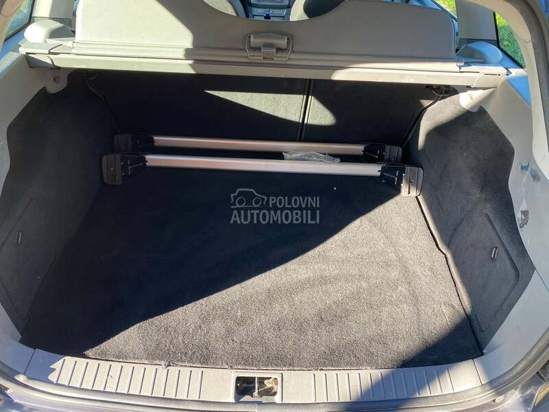 Ford Focus 1.8 i Ghia Iz CH