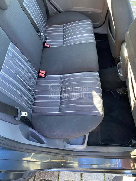 Ford Focus 1.8 i Ghia Iz CH