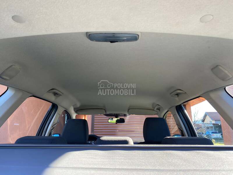 Ford Focus 1.8 i Ghia Iz CH