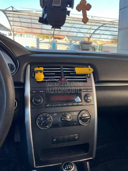 Mercedes Benz B 180 