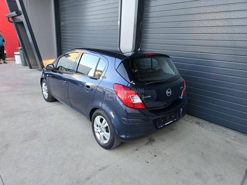 Opel Corsa D 1.3 CDTI COSMO