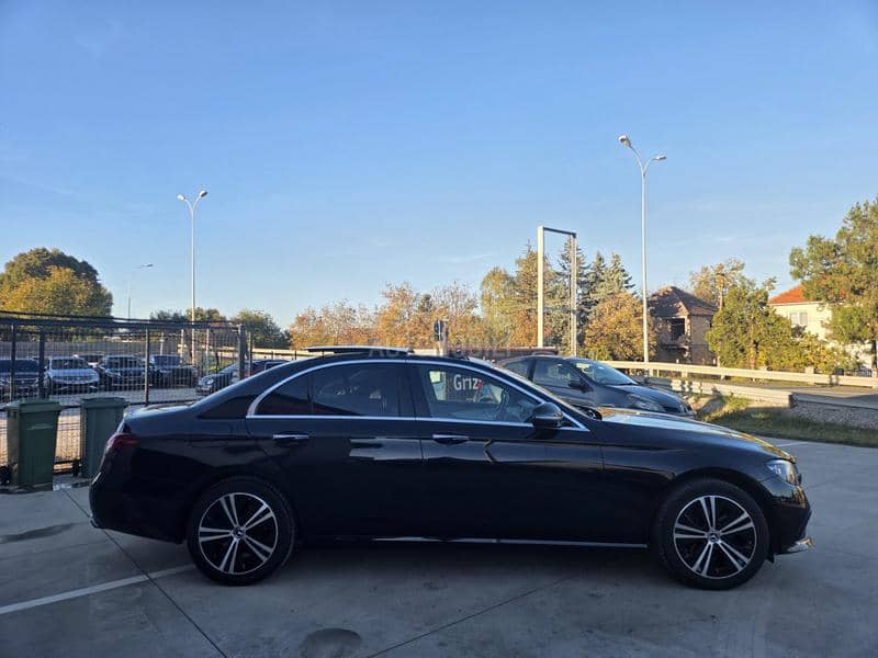 Mercedes Benz E 220 AIR/4M/BURM/PAN/360