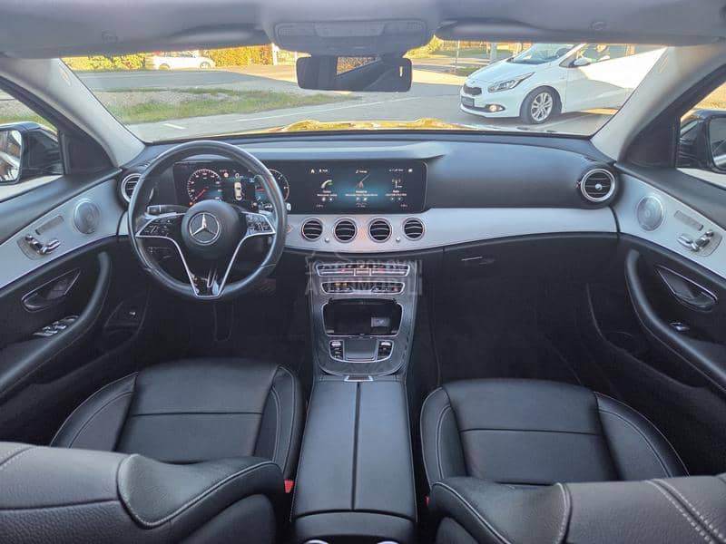 Mercedes Benz E 220 AIR/4M/BURM/PAN/360