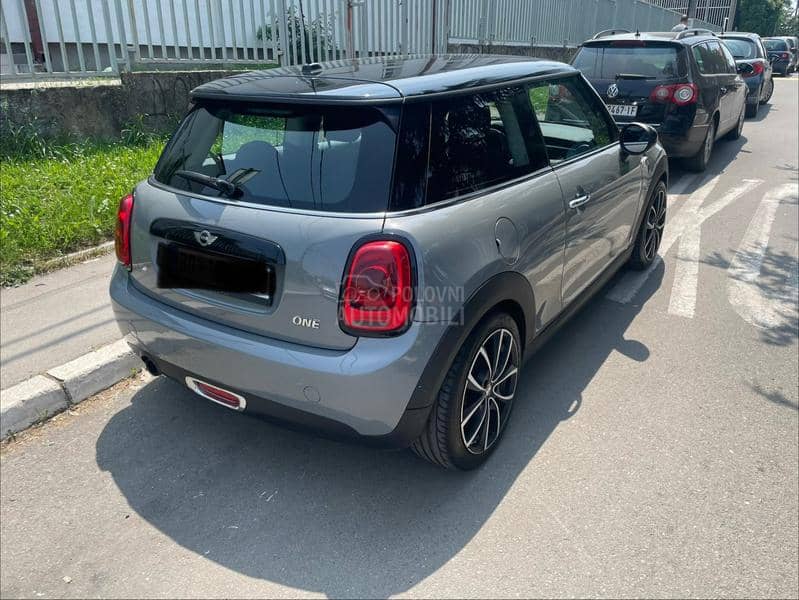 MINI One 