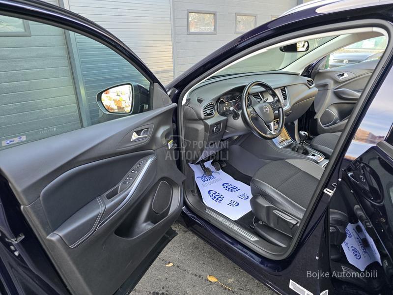 Opel Grandland X 1.6CDTI INNOVATION