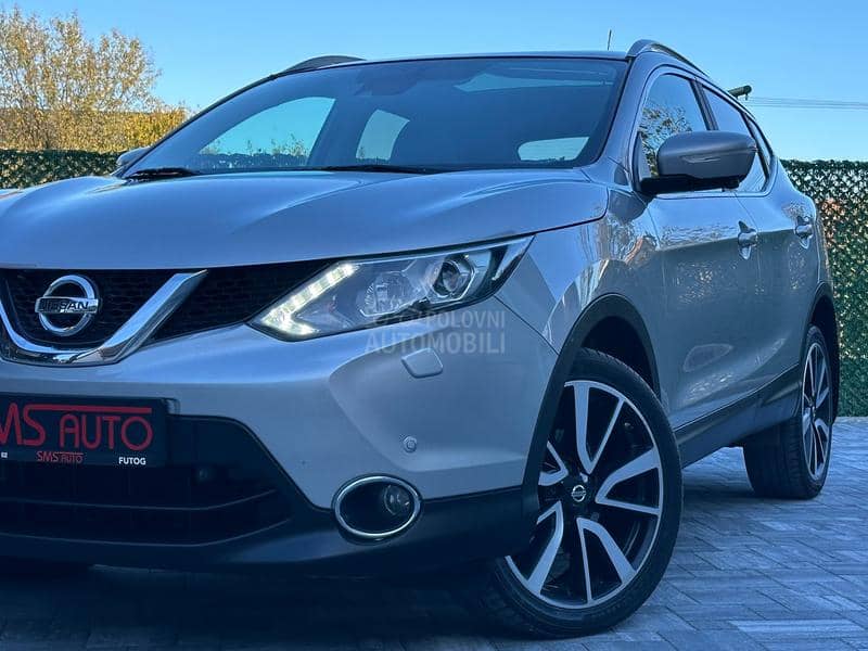 Nissan Qashqai TEKNA/4x4/PANO/360