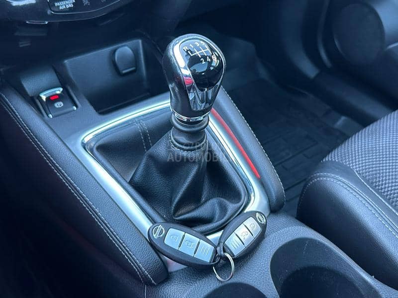 Nissan Qashqai TEKNA/4x4/PANO/360