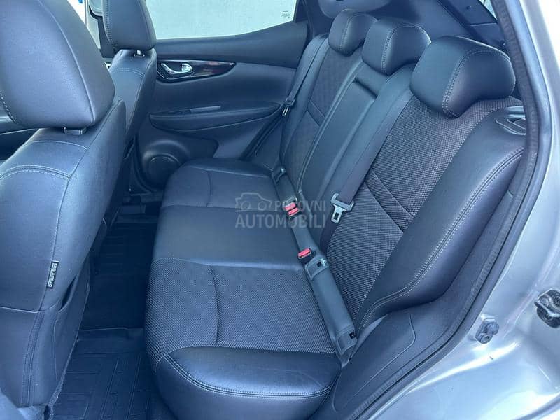 Nissan Qashqai TEKNA/4x4/PANO/360