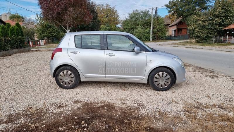 Suzuki Swift 1.3i