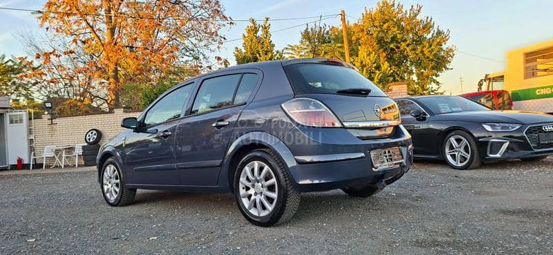 Opel Astra H 1.6 REZERVISA NO