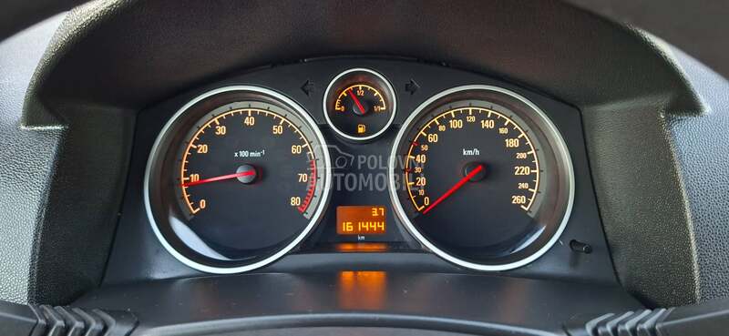 Opel Astra H 1.6 REZERVISA NO