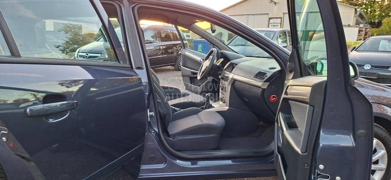 Opel Astra H 1.6 REZERVISA NO
