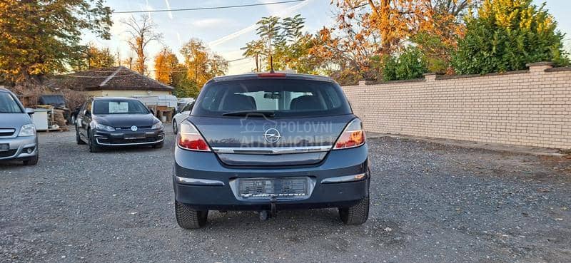 Opel Astra H 1.6 REZERVISA NO