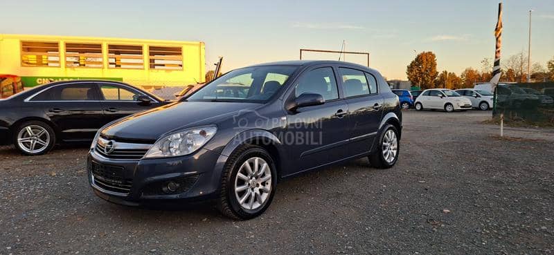 Opel Astra H 1.6 REZERVISA NO