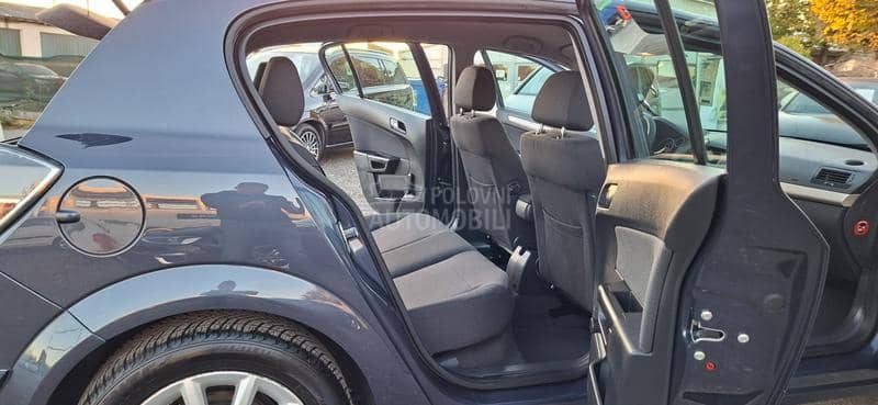 Opel Astra H 1.6 REZERVISA NO