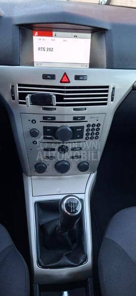 Opel Astra H 1.6 REZERVISA NO